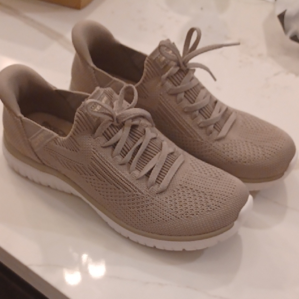 Skechers Hands Free Swift Fit Slip In Taupe Women's Sneakers SZ 9